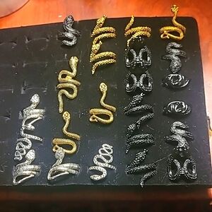 Lot of 22 metal snake rings